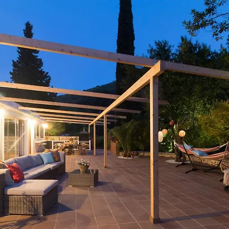 El Jardi Con Piscina, Jardin Y Barbacoa * Arenys de Munt