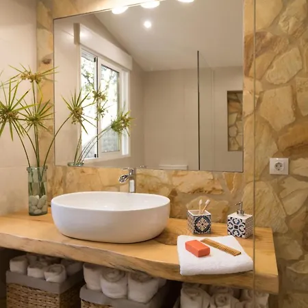El Jardi Con Piscina, Jardin Y Barbacoa Holiday home