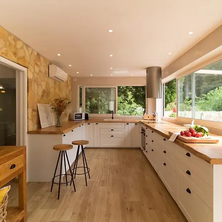 El Jardi Con Piscina, Jardin Y Barbacoa Holiday home