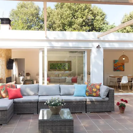 El Jardi Con Piscina, Jardin Y Barbacoa