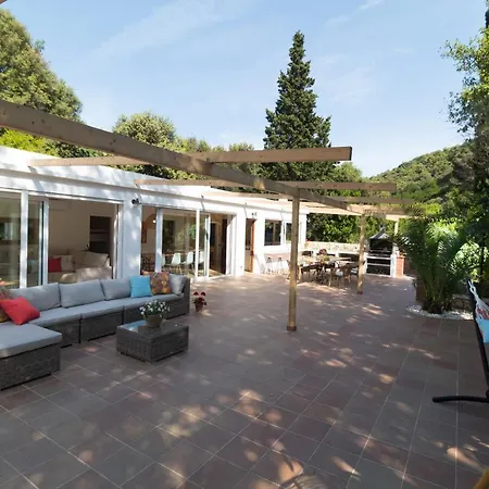 El Jardi Con Piscina, Jardin Y Barbacoa